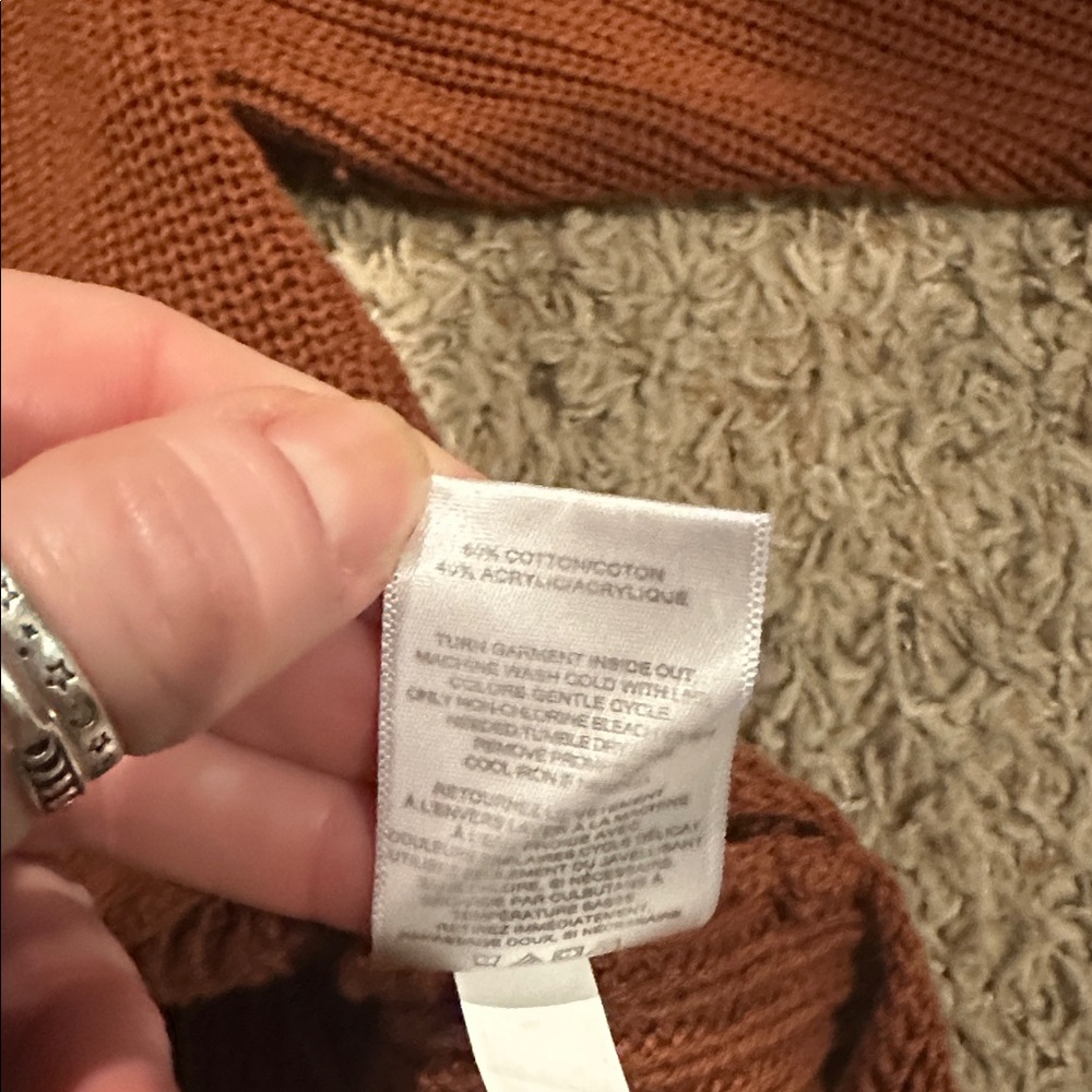 Sweater - Picture 5 of 6